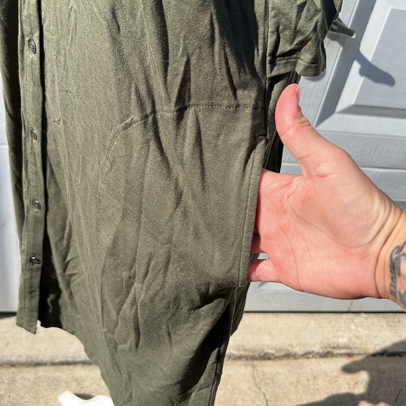 Army green button up collared pocket dress - Picture 2 of 5